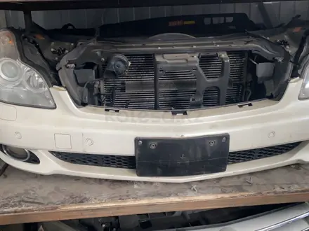 Передний бампер Мерседес 219 кузов CLS class за 1 000 тг. в Алматы