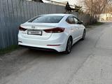 Hyundai Elantra 2018 годаfor7 000 000 тг. в Алматы – фото 4