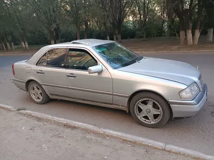 Mercedes-Benz C 220 1995 года за 2 200 000 тг. в Актобе