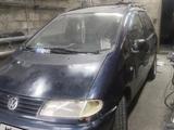 Volkswagen Sharan 1997 года за 1 000 000 тг. в Актобе – фото 2