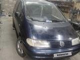 Volkswagen Sharan 1997 года за 1 000 000 тг. в Актобе