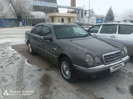 Mercedes-Benz E 230 1996 года за 2 700 000 тг. в Байконыр