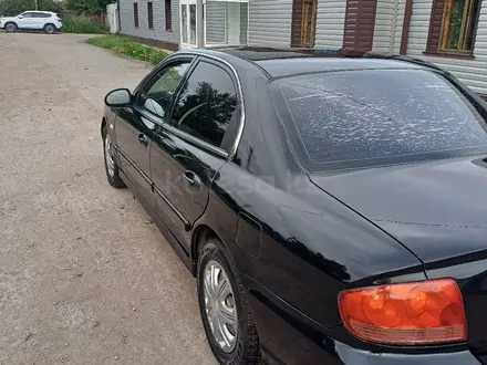 Hyundai Sonata 2003 года за 2 500 000 тг. в Караганда – фото 3