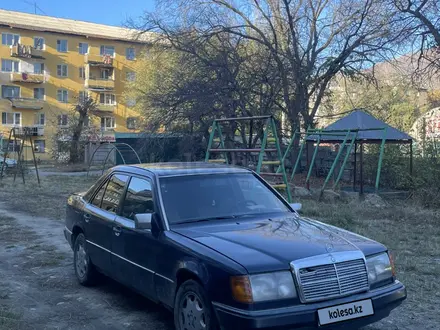 Mercedes-Benz E 230 1991 года за 1 200 000 тг. в Талдыкорган