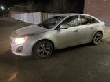 Chevrolet Cruze 2013 года за 4 000 000 тг. в Актобе – фото 2