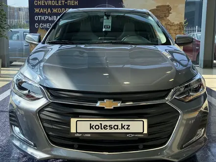 Chevrolet Onix 2023 года за 8 190 000 тг. в Астана