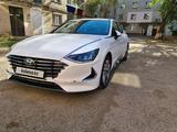 Hyundai Sonata 2021 года за 13 200 000 тг. в Уральск – фото 2