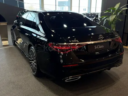 Mercedes-Benz S 580 4MATIC 2025 года за 120 490 360 тг. в Алматы – фото 2