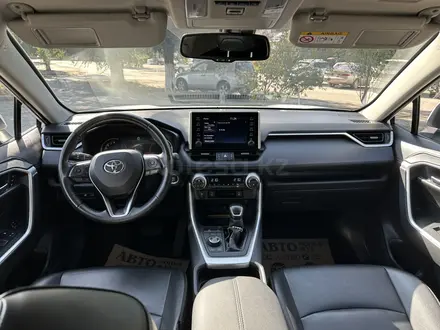 Toyota RAV4 2021 года за 15 500 000 тг. в Актобе – фото 9