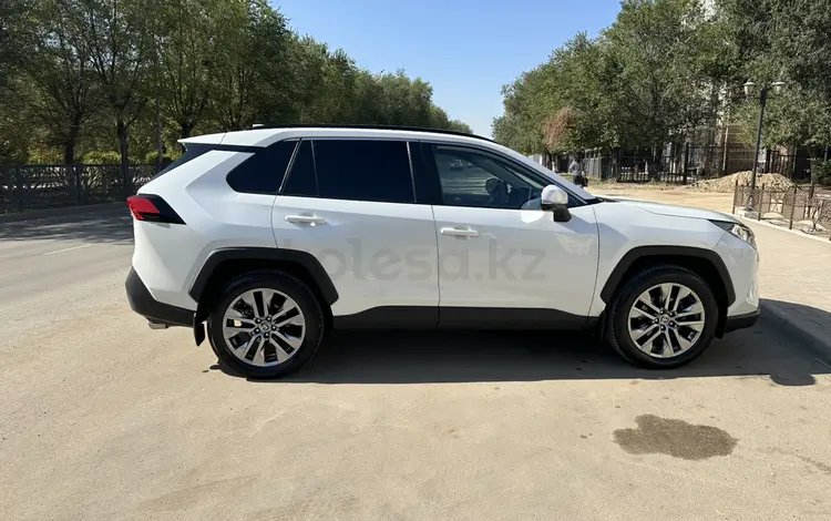 Toyota RAV4 2021 годаүшін15 500 000 тг. в Актобе