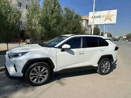 Toyota RAV4 2021 года за 15 500 000 тг. в Актобе – фото 7