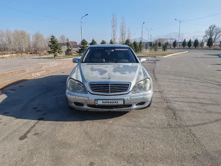 Mercedes-Benz S 500 2000 года за 3 500 000 тг. в Тараз – фото 2