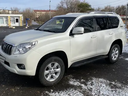 Toyota Land Cruiser Prado 2011 года за 14 200 000 тг. в Актобе – фото 2