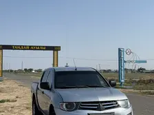 Mitsubishi L200, 2011