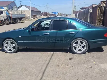 Mercedes-Benz E 320 1998 года за 3 614 779 тг. в Астана – фото 4