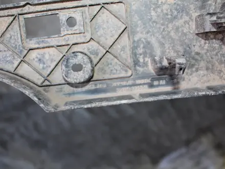 Подиум номерного знака Lexus Es 18- за 10 000 тг. в Караганда – фото 2