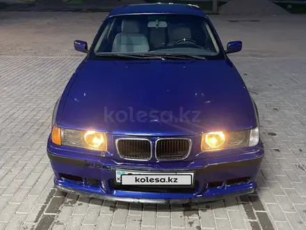 BMW 320 1993 года за 1 900 000 тг. в Алматы