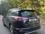 Toyota RAV4 2015 года за 9 300 000 тг. в Караганда – фото 5