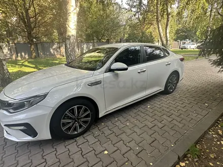 Kia K5 2019 года за 10 100 000 тг. в Алматы