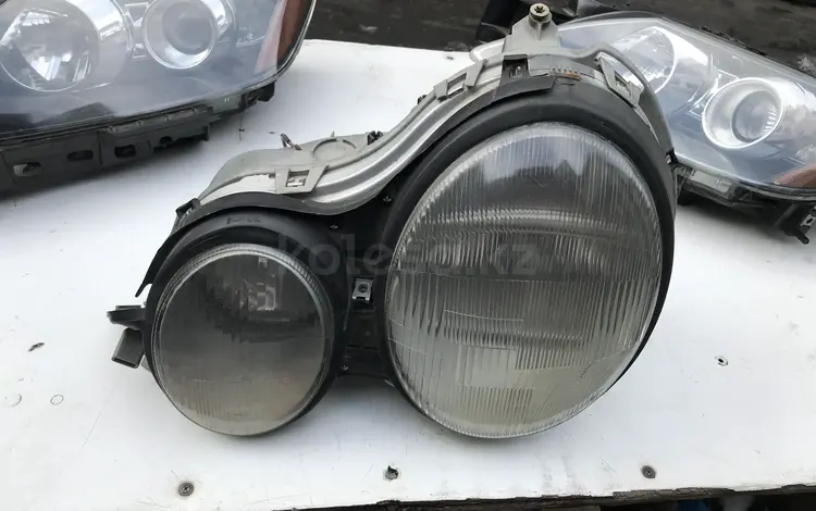 Фара Мерседес 210 за 50 000 тг. в Алматы