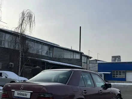 Mercedes-Benz E 220 1995 года за 1 250 000 тг. в Алматы – фото 6