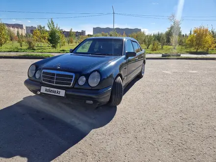 Mercedes-Benz E 200 1996 года за 2 000 000 тг. в Аксу