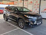 Toyota Highlander 2018 года за 10 500 000 тг. в Алматы – фото 3