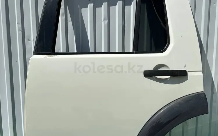 Дверь задняя левая Land Rover Discovery 3 за 15 000 тг. в Алматы