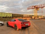 Chevrolet Camaro 2009 годаүшін10 500 000 тг. в Астана – фото 2