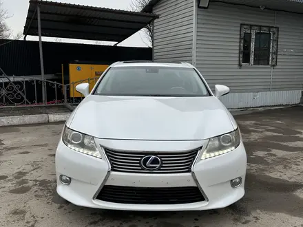 Lexus ES 300h 2013 года за 8 000 000 тг. в Алматы