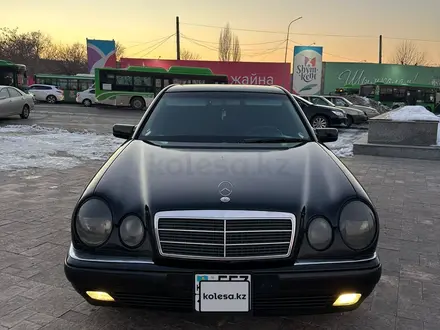 Mercedes-Benz E 320 1998 года за 3 650 000 тг. в Шымкент – фото 6