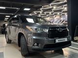 Toyota Highlander 2015 года за 19 000 000 тг. в Костанай