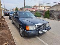 Mercedes-Benz E 220 1993 года за 2 300 000 тг. в Алматы