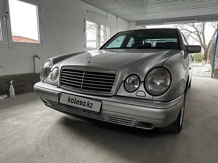 Mercedes-Benz E 280 1998 года за 5 300 000 тг. в Шымкент – фото 2