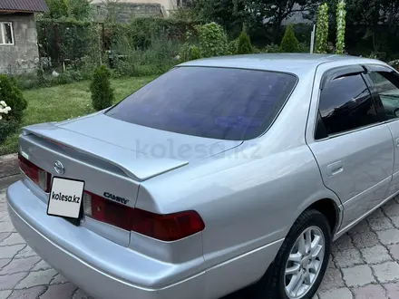 Toyota Camry 2000 года за 3 500 000 тг. в Алматы – фото 5