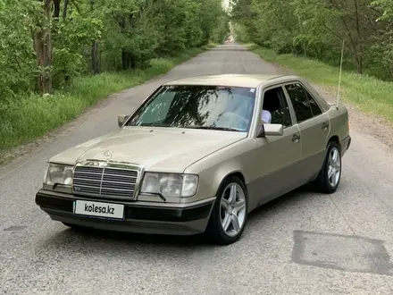 Mercedes-Benz E 230 1991 года за 2 650 000 тг. в Алматы – фото 2