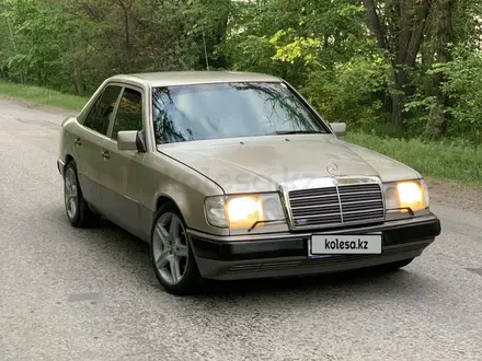 Mercedes-Benz E 230 1991 года за 2 650 000 тг. в Алматы – фото 10