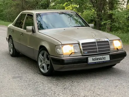 Mercedes-Benz E 230 1991 года за 2 650 000 тг. в Алматы – фото 11