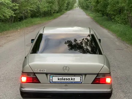Mercedes-Benz E 230 1991 года за 2 650 000 тг. в Алматы – фото 17