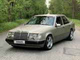 Mercedes-Benz E 230 1991 года за 2 650 000 тг. в Алматы