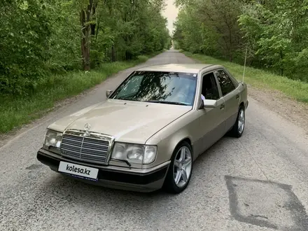 Mercedes-Benz E 230 1991 года за 2 650 000 тг. в Алматы – фото 3