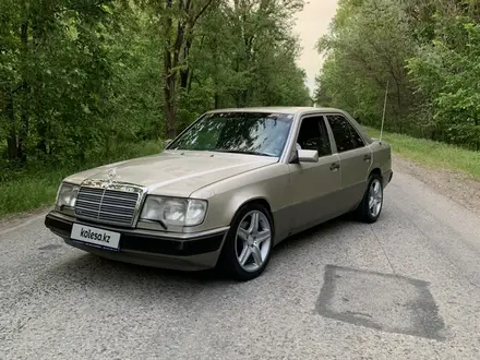Mercedes-Benz E 230 1991 года за 2 650 000 тг. в Алматы – фото 5
