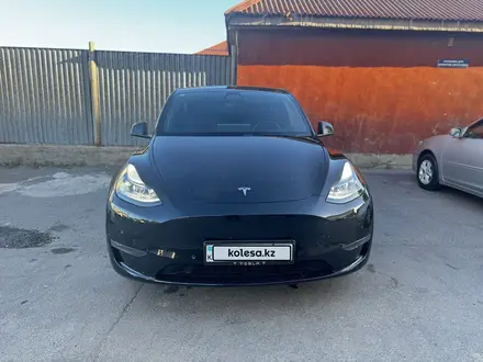 Tesla Model Y 2023 года за 18 900 000 тг. в Астана – фото 2