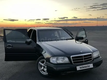 Mercedes-Benz C 180 1993 года за 1 600 000 тг. в Павлодар – фото 4