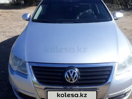 Volkswagen Passat 2010 года за 5 120 000 тг. в Уральск – фото 2