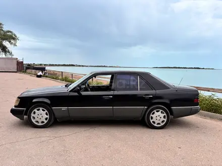 Mercedes-Benz E 280 1993 года за 1 700 000 тг. в Караганда – фото 17