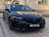 Toyota Camry 2021 года за 15 000 000 тг. в Алматы – фото 2