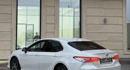 Toyota Camry 2021 года за 17 700 000 тг. в Шымкент – фото 3