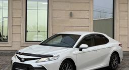 Toyota Camry 2021 года за 17 700 000 тг. в Шымкент