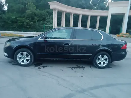 Skoda Superb 2013 года за 3 600 000 тг. в Тараз – фото 4